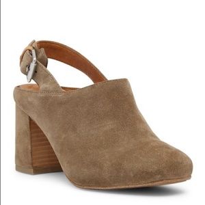 NEVER WORN. Kenneth Cole Gentle Souls Heeled Mules